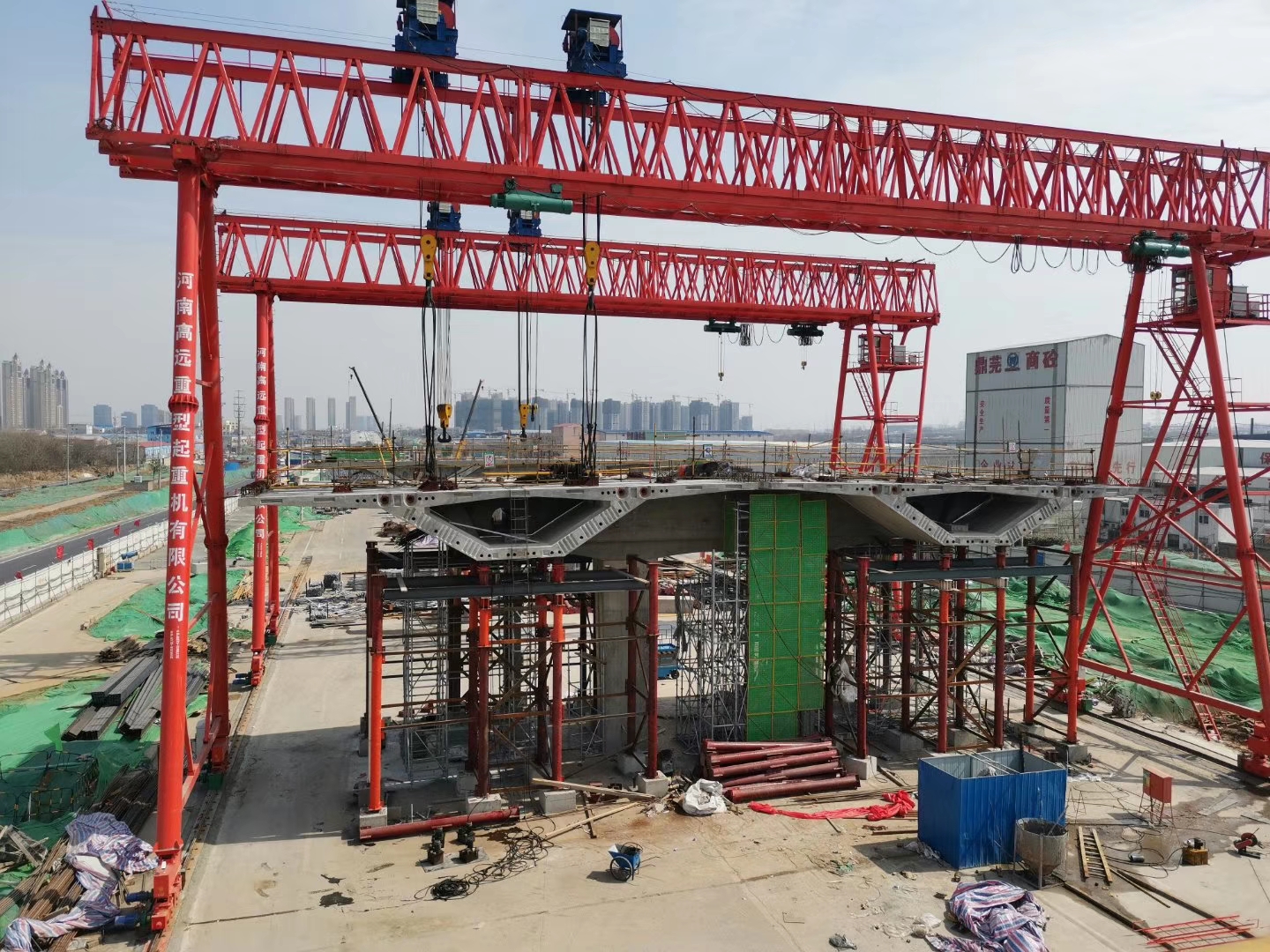 鄭州市政工程集團(tuán)南四環(huán)項(xiàng)目，ME100+100t-57m-20m-2臺(tái)，ME100+100t-44m-20m-2臺(tái)，